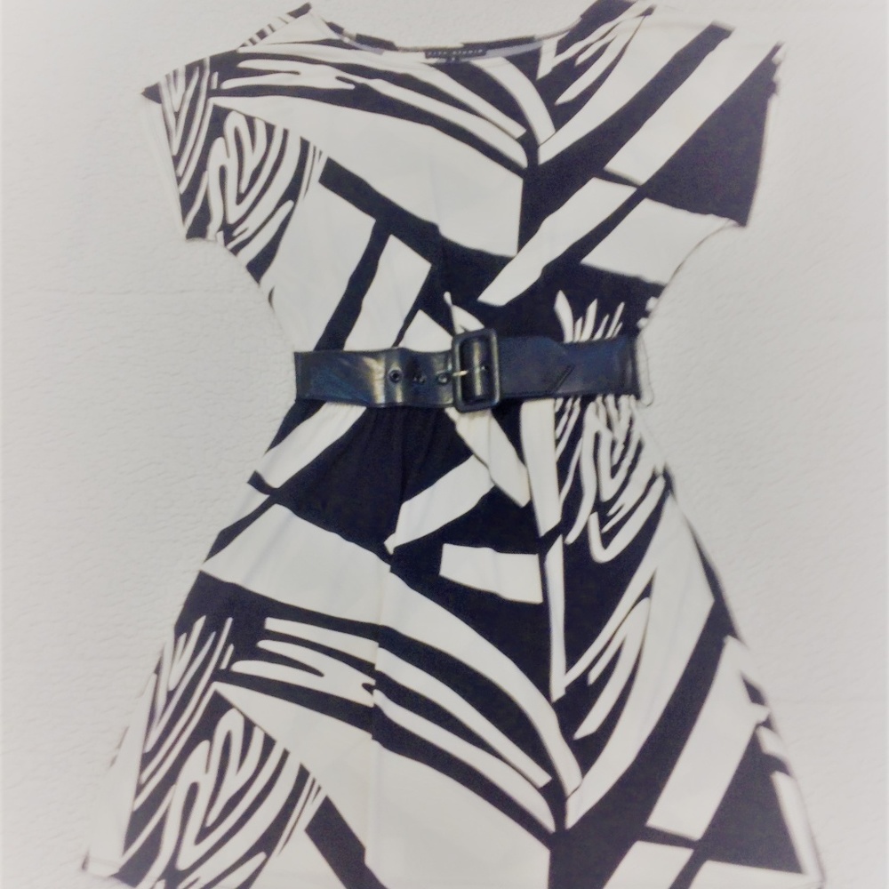 City Studio Belted Geometric black & white dress